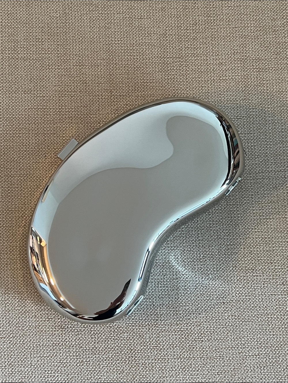 Mango Polished Silver Bean-Shaped Clutch